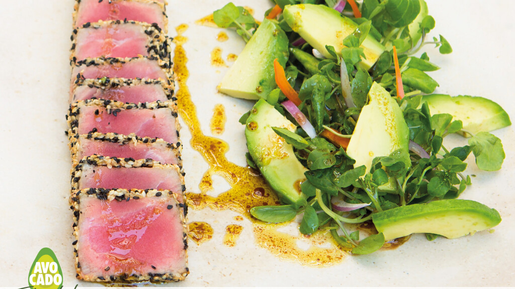 Tonno su letto di crescione e avocado - Tonno su letto di crescione e avocado