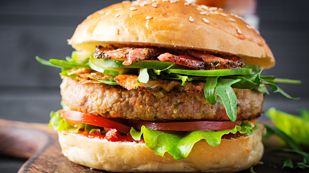 Hamburger con Bacon e Verdure - hamburger-bacon-verdure
