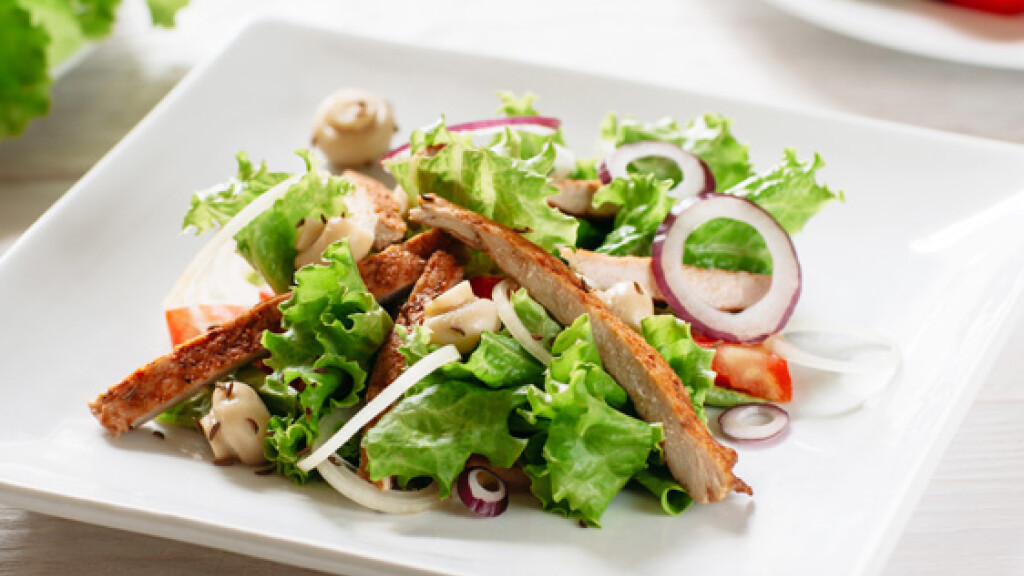 Insalata con pollo al limone e zenzero - insalata-pollo-marinato-limone-zenzero