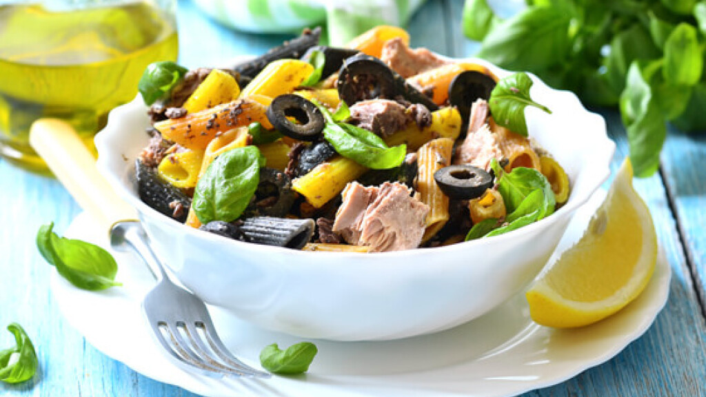 Penne al tonno, Olive e Basilico - Penne al tonno, Olive e Basilico