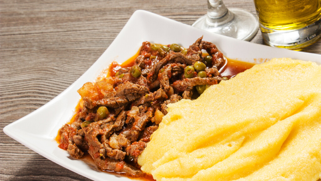 Straccetti di scottona con piselli - straccetti-carne-scottona-piselli-pomodoro