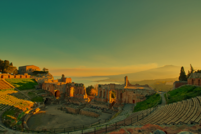 Scopri Taormina: luoghi Imperdibili, storia e attrazioni naturali