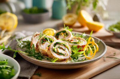 Roll di Tacchino con hummus, pomodori secchi e rucola - roll di tacchino con rucola pomodori secchi e hummus
