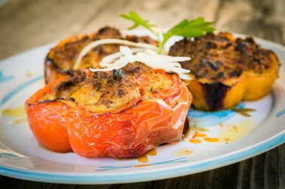 Peperoni ripieni di salsiccia al forno 