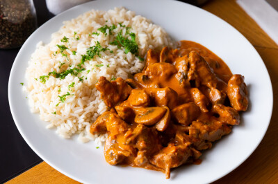 Stufato di fesa di tacchino e funghi - Stufato di Fesa di Tacchino con Funghi Champignon