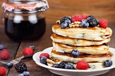 Pancakes integrali ai Mirtilli e Lamponi - Pancakes integrali ai Mirtilli e Lamponi